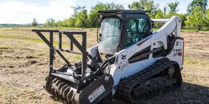 1-bobcat-t770-compact-track-loaders-forestry-mulcher-attachment.jpg