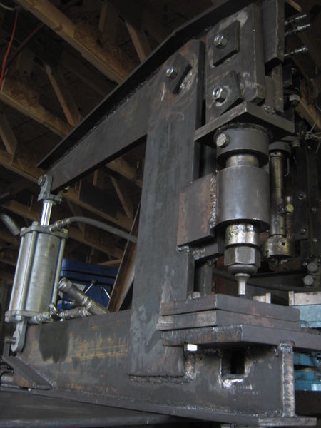 File:150 ton hole puncher.jpg